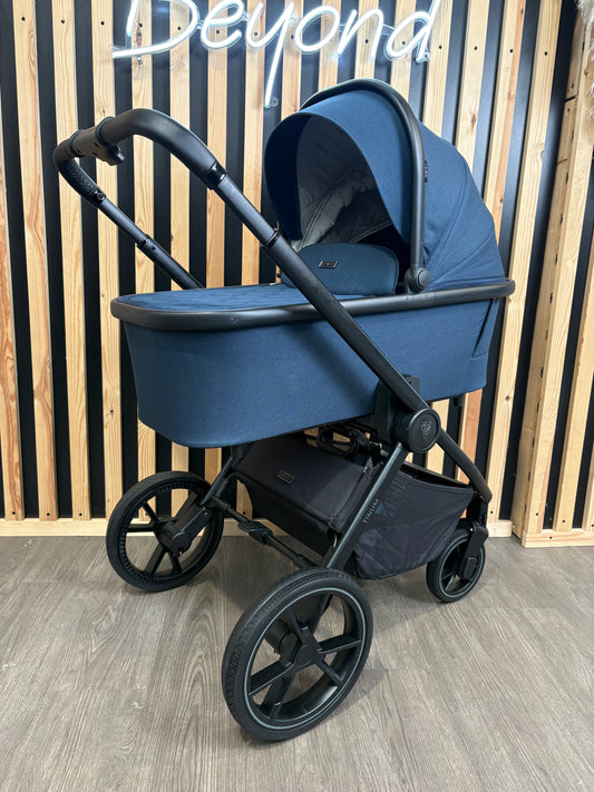 PRE LOVED Venicci Tinum Edge 2-in-1 Travel System - Ocean