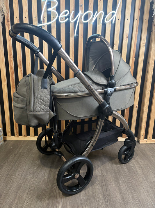 PRE LOVED egg2 Travel System - Hunter Green