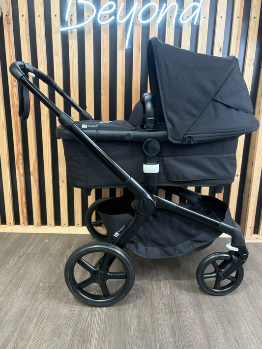 PRE LOVED Bugaboo Fox 5 2-in-1 Travel System - Heritage Black