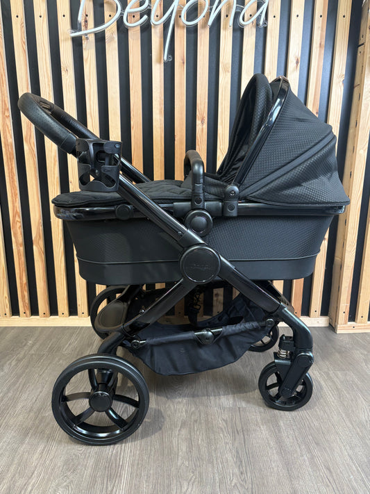PRE LOVED iCandy Peach 7 Pram, Pushchair & Accessories - Cerium
