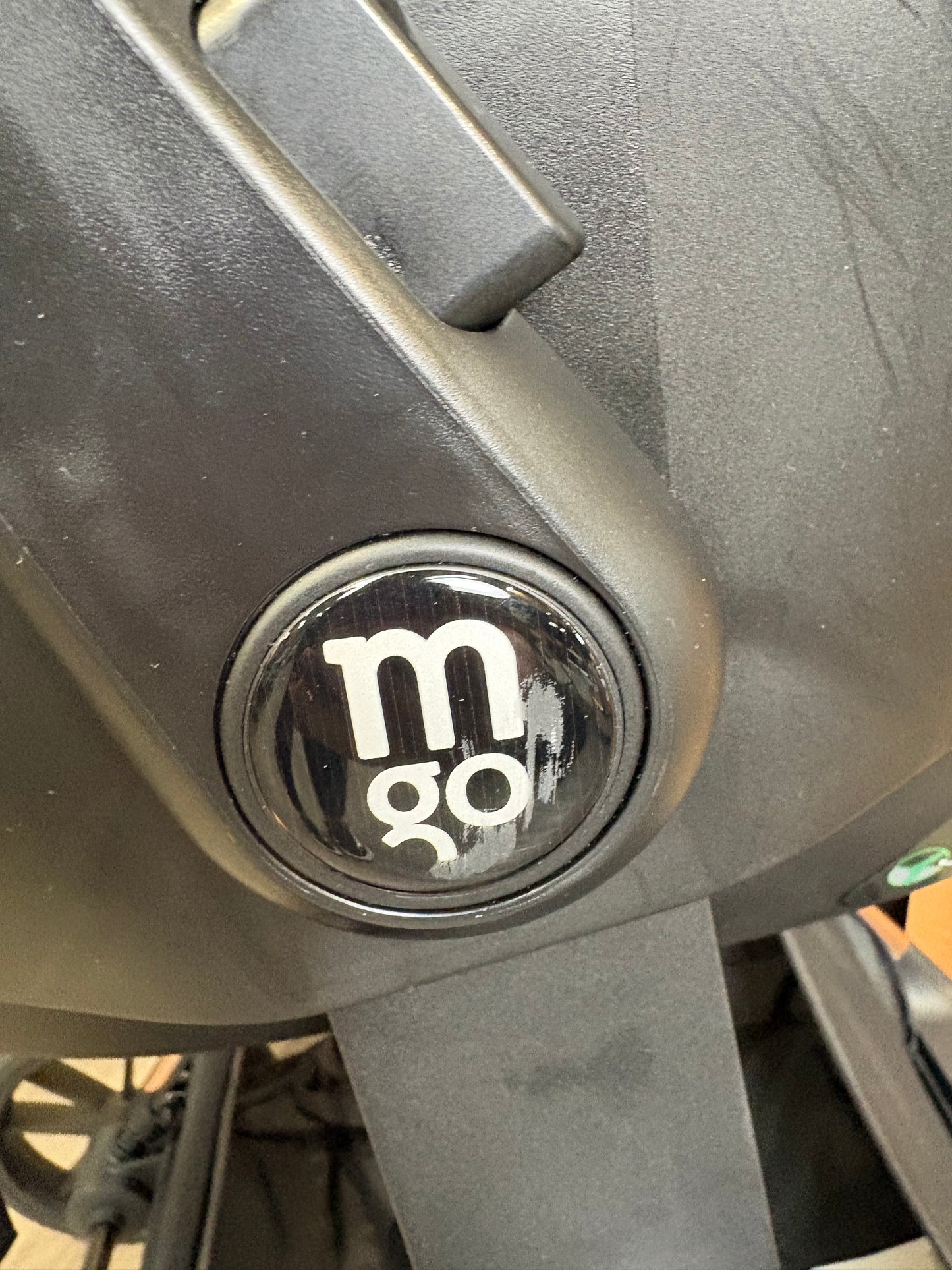EX DISPLAY Mee-go Cocoon 3in1 Travel System - Toffee