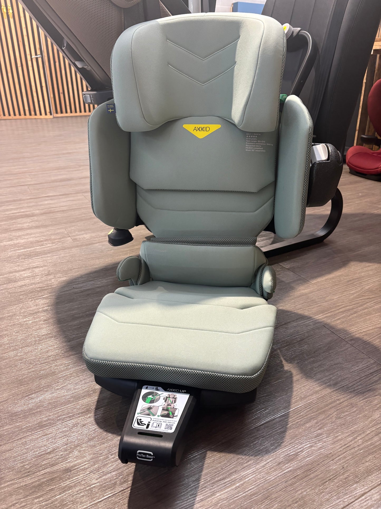 EX DISPLAY Axkid UP Car Seat - Nordic Bloom Green