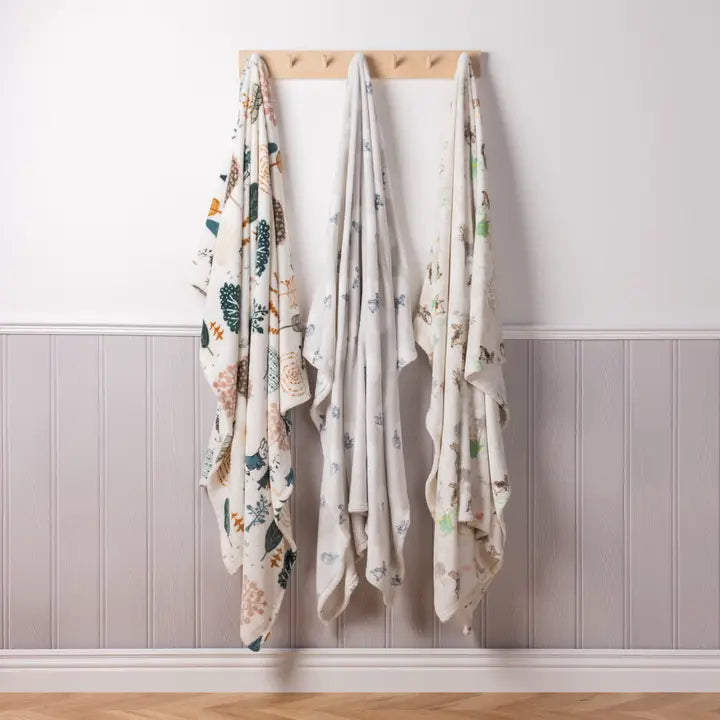 Peter Rabbit Spot Me Throw - Silver 130x150