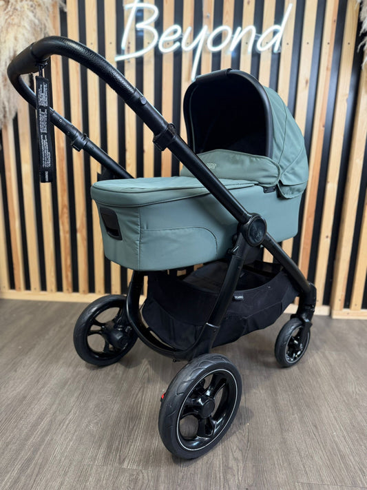 PRE LOVED Mamas & Papas Ocarro 3-in-1 Travel System - Hunter Green
