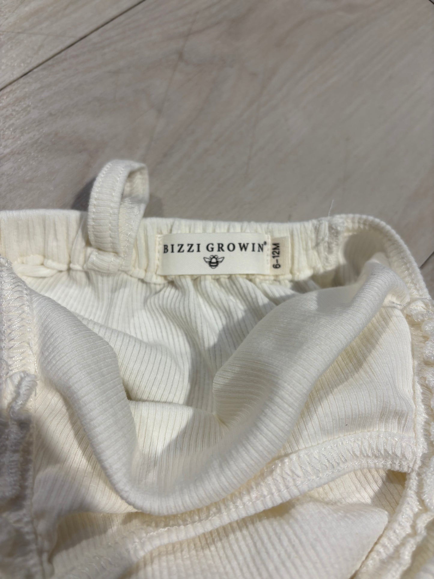 EX DISPLAY Bizzi Growin Romper 6-12M - White