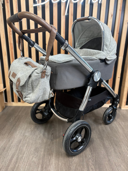 PRE LOVED Mamas & Papas Ocarro Travel System - Grey Tweed