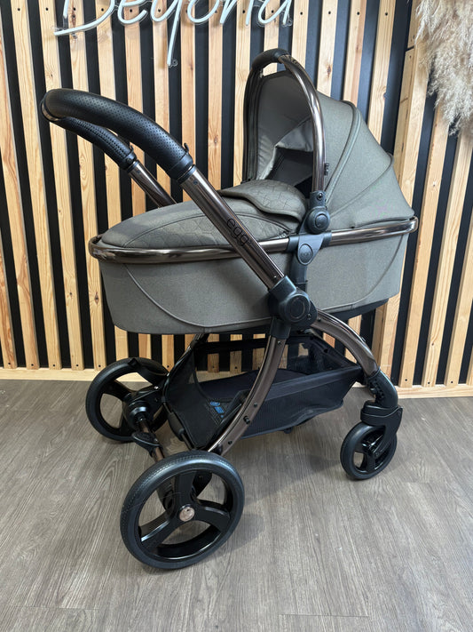 PRE LOVED egg3 Travel System - Hunter Green