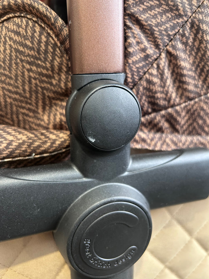 PRE LOVED Cosatto Wow 3 Travel System - Foxford Hall