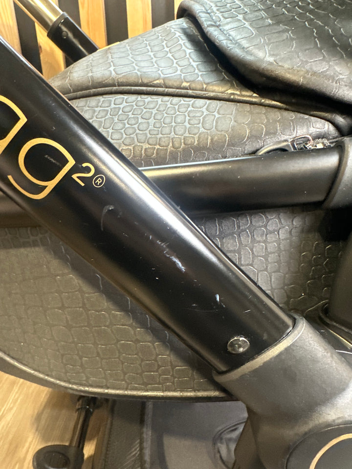 PRE LOVED egg2 Travel System - Jurassic Gold