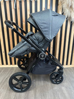 EX DISPLAY Venicci Tinum Upline Parent-and-World Facing Pushchair - Slate Grey