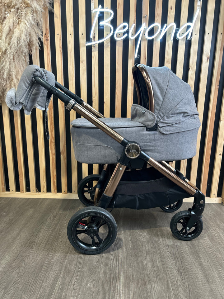 PRE LOVED Mamas & Papas Ocarro Travel System - Simply Lux