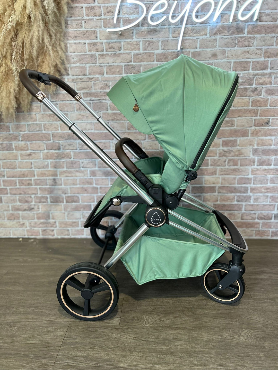 EX DISPLAY Mee-go Pure 2 in 1 Pram & Pushchair - Sage Green