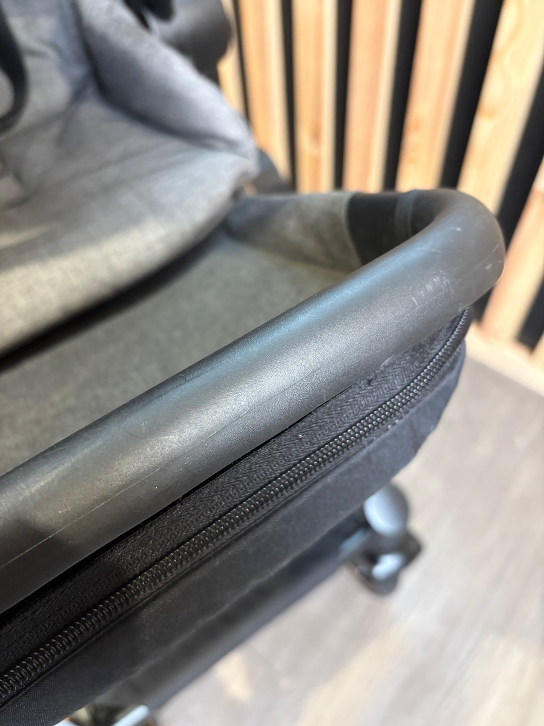 PRE LOVED Cybex Priam Travel System - Manhattan Grey/Rose Gold Including Isofix 360 Base