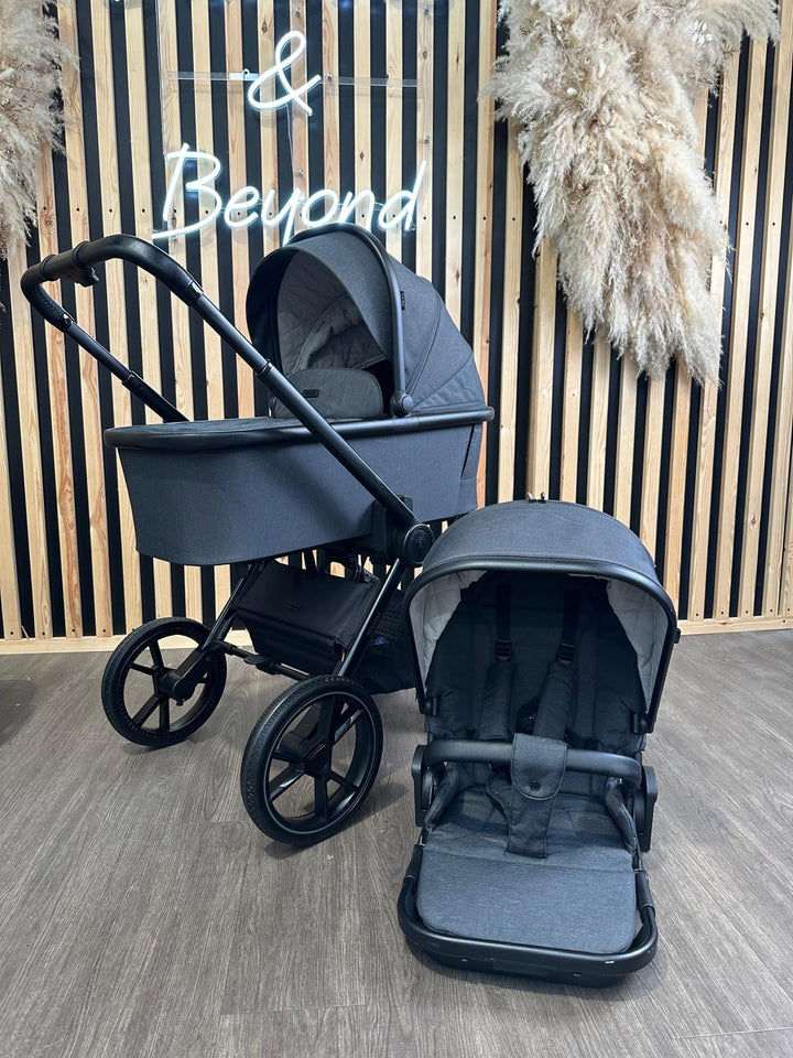 PRE LOVED Venicci Tinum Edge Travel System - Charcoal