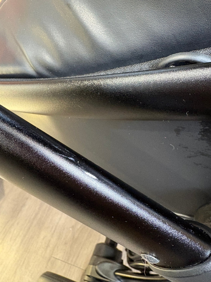 PRE LOVED egg2 Travel System - Stealth