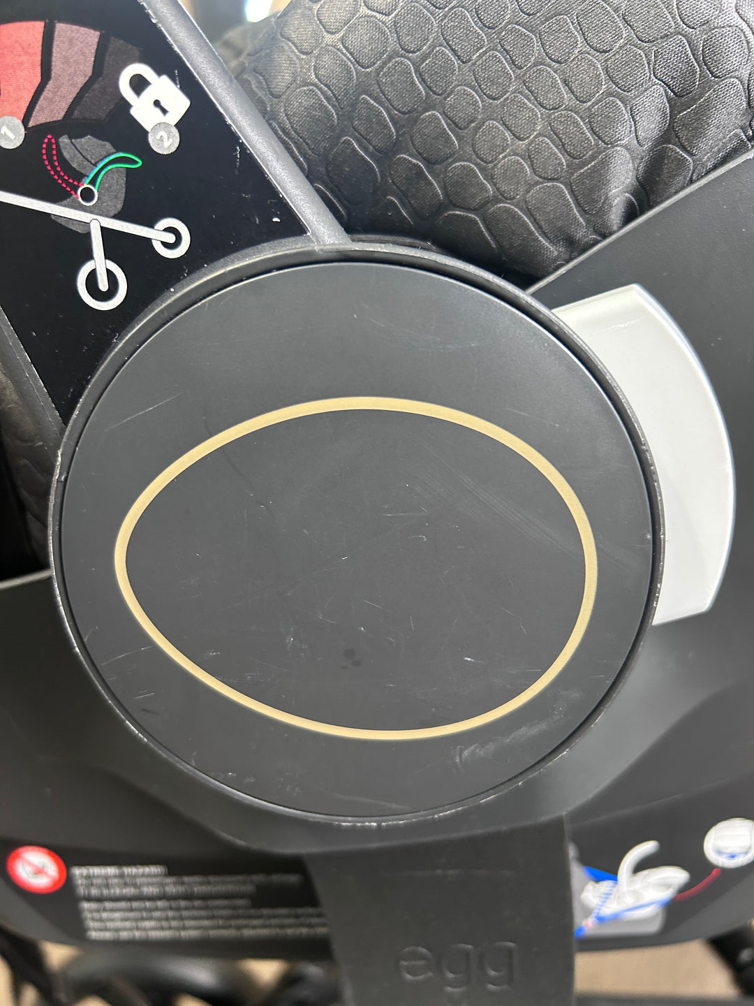 PRE LOVED egg2 Travel System - Jurassic Gold