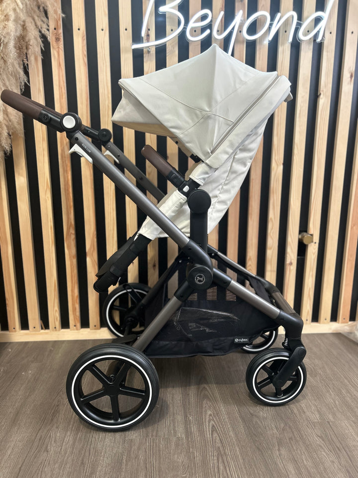 PRE LOVED Cybex Eos Lux Travel System - Seashell Beige