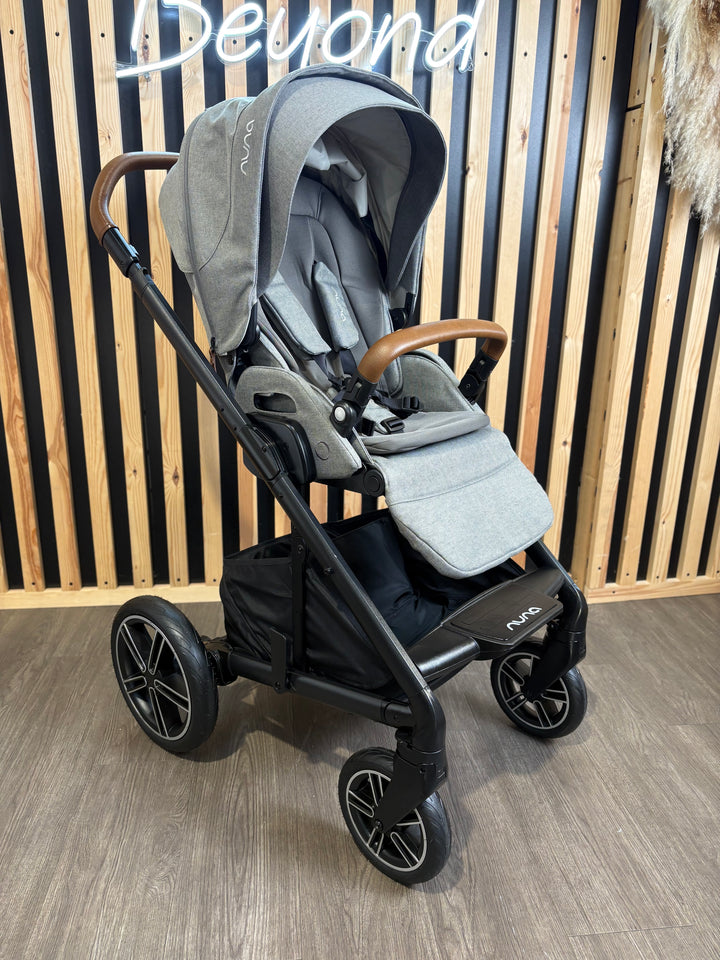 PRE LOVED Nuna Mixx Travel System - Granite