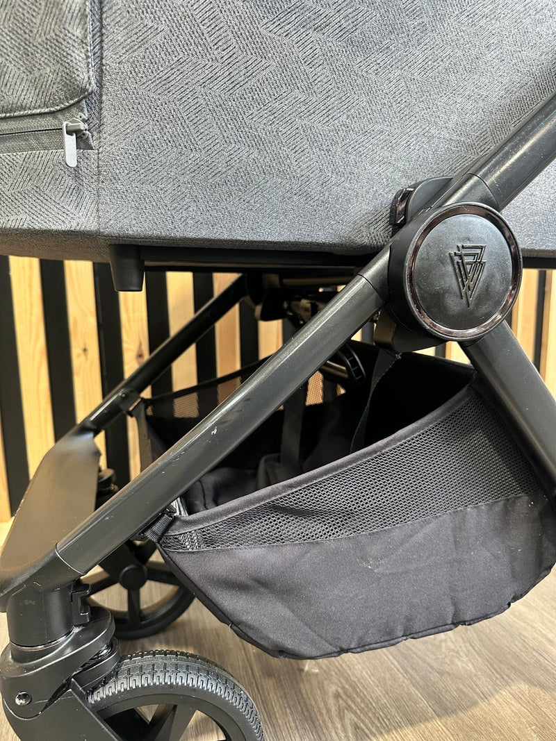 PRE LOVED Venicci Tinum Upline 2in1 Travel System - Classic Grey