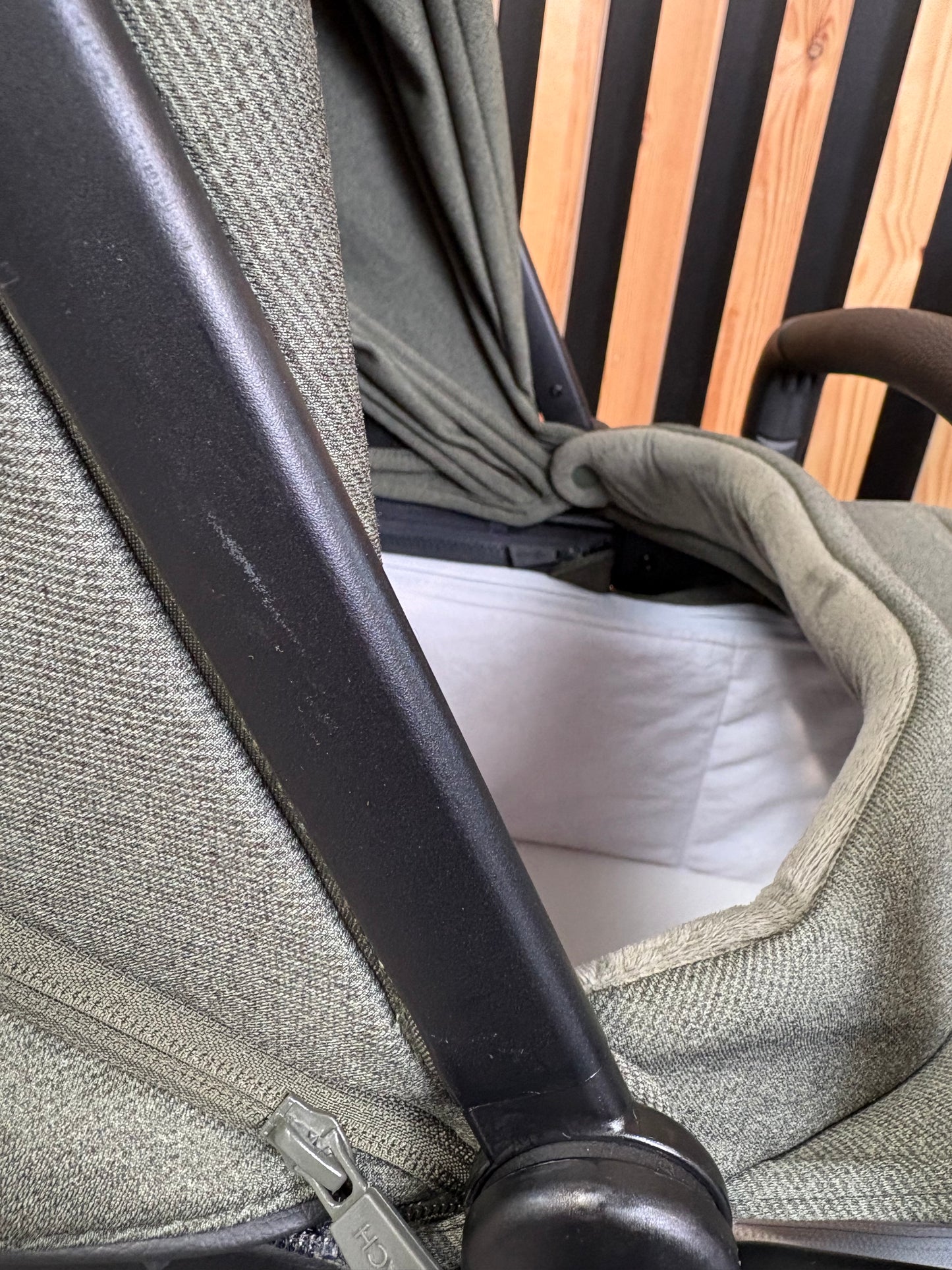 PRE LOVED iCandy Peach 7 Pram, Pushchair + Accessories - Ivy