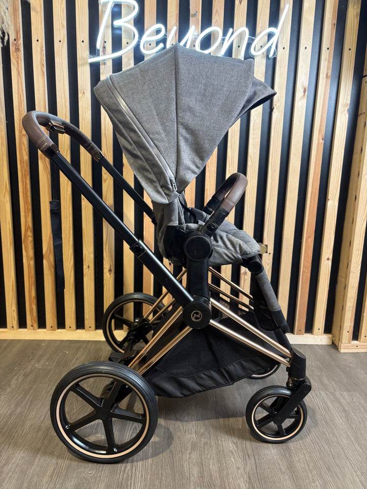 PRE LOVED Cybex Priam Travel System - Manhattan Grey/Rose Gold Including Isofix 360 Base