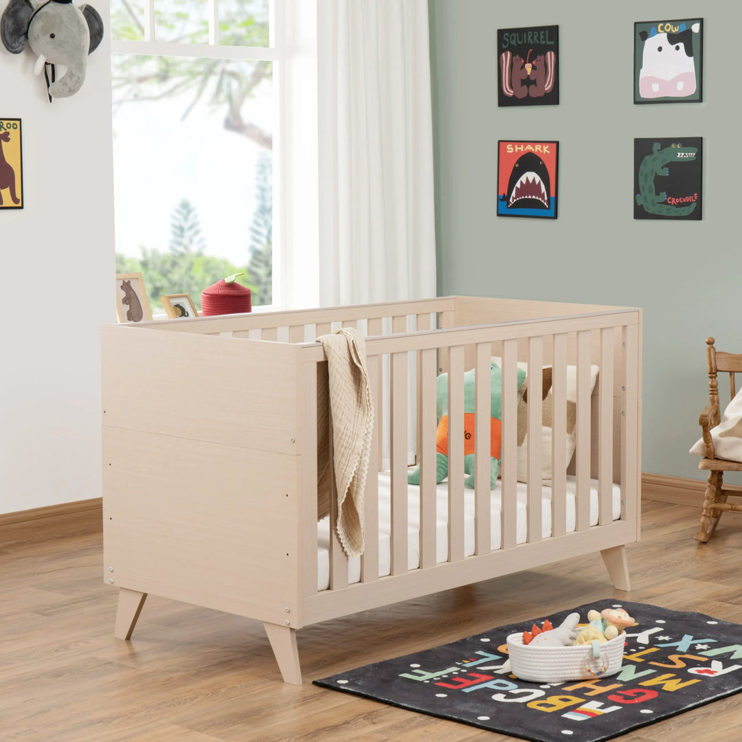 Babymore Dante Cot Bed – Natural