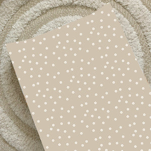 Bobbin & Bumble Anti-Roll Wedge Changing Mat – Neutral Daisy