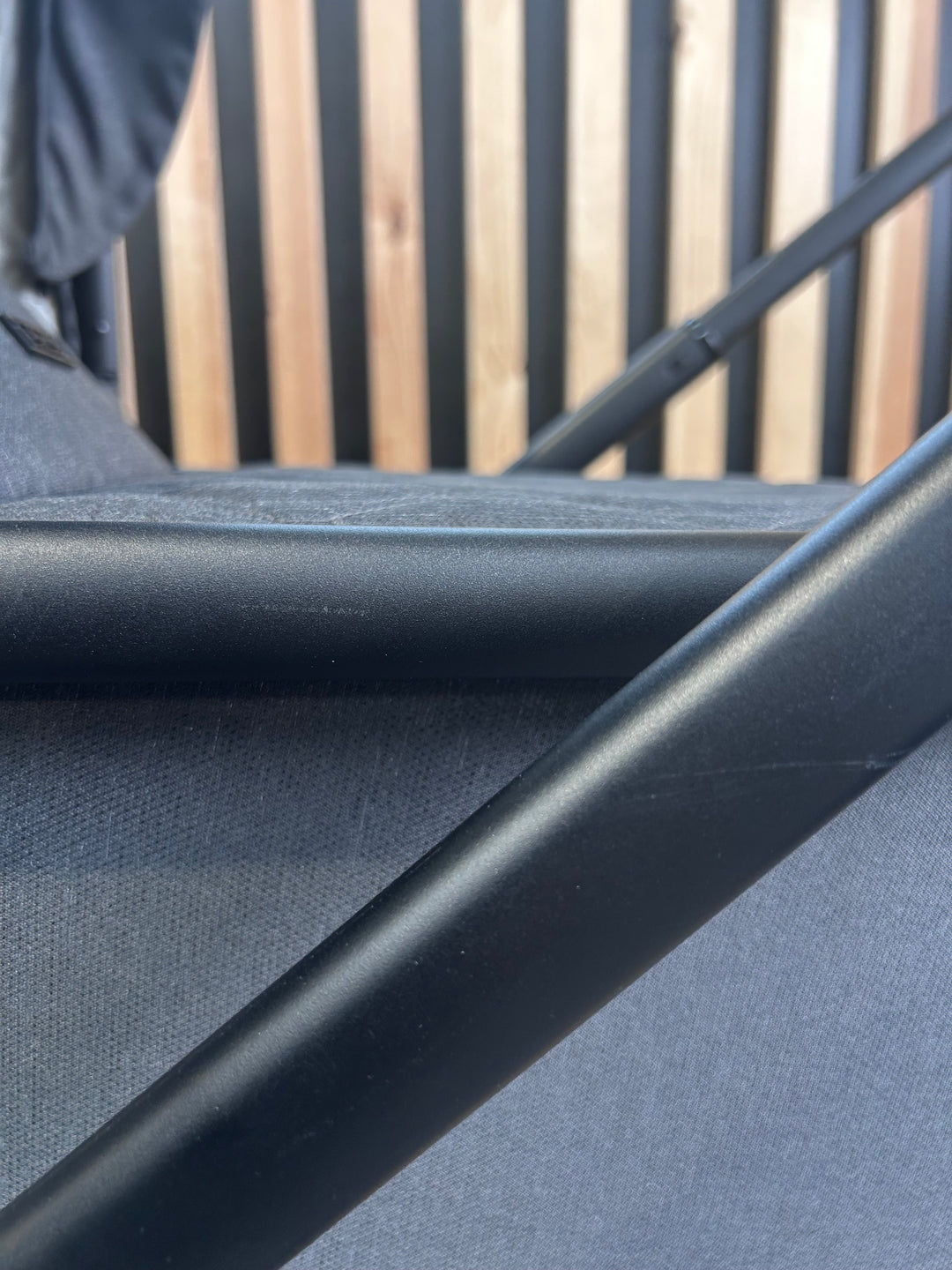 EX DISPLAY Venicci Tinum Edge 2-in-1 Travel System - Charcoal