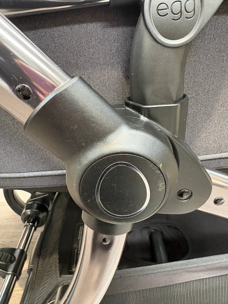 PRE LOVED egg3 Travel System - Carbonite