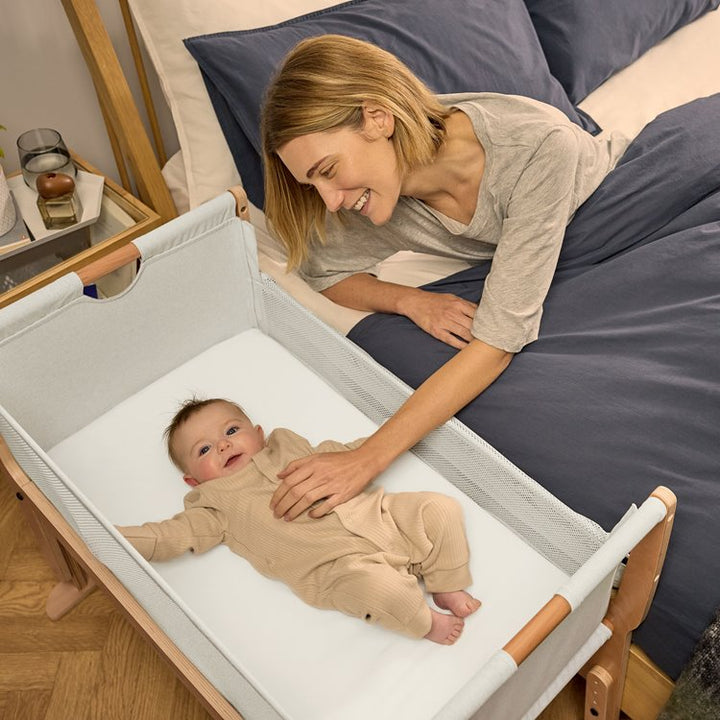 SnuzPod Studio Bedside Crib - Stockholm (Natural)