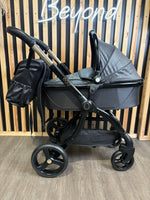 PRE LOVED egg2 Travel System - Jurassic Gold