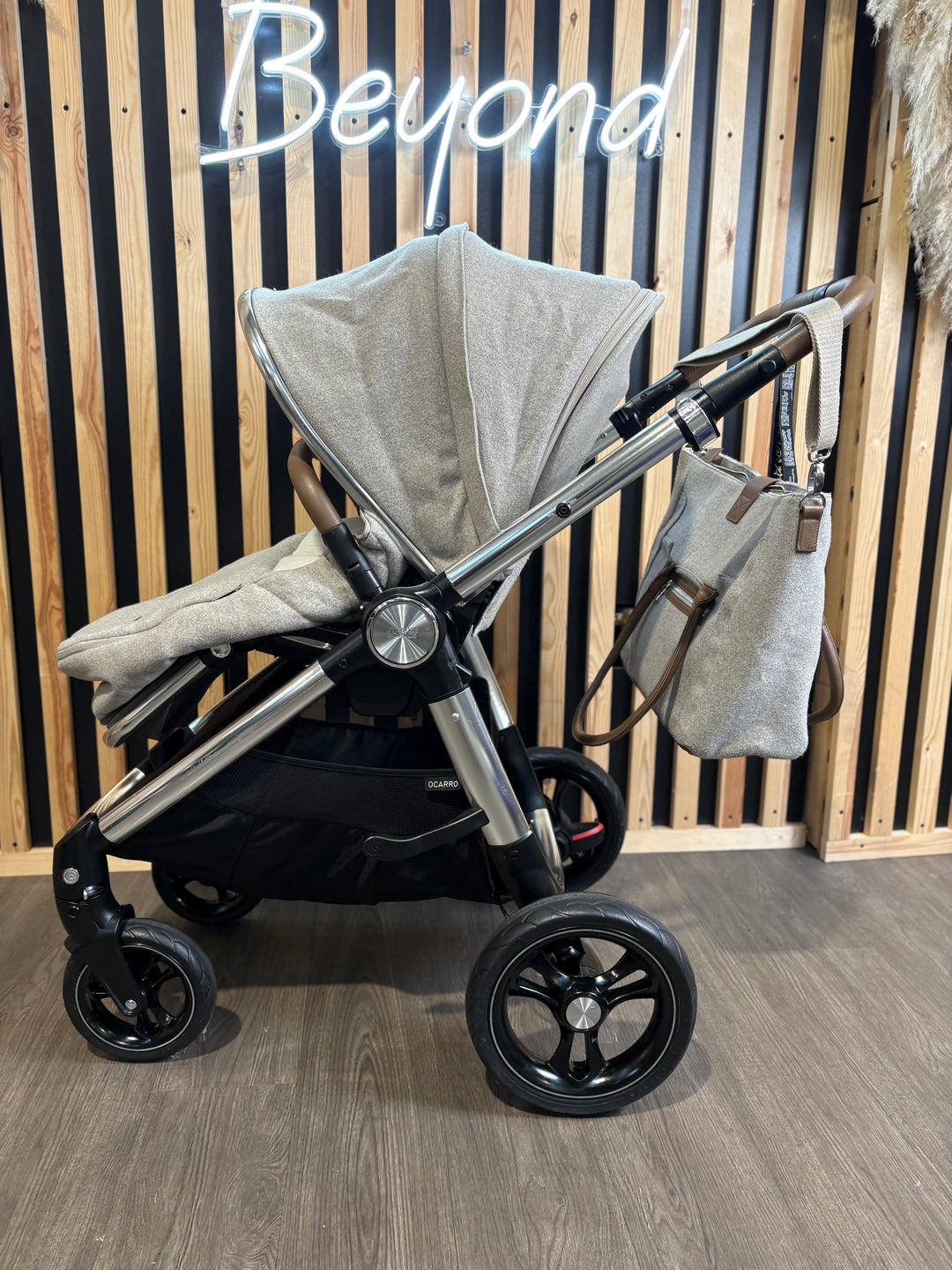 PRE LOVED Mamas & Papas Ocarro Travel System - Heritage