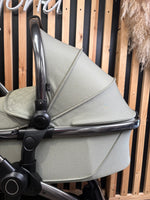 PRE LOVED egg2 Travel System - Seagrass