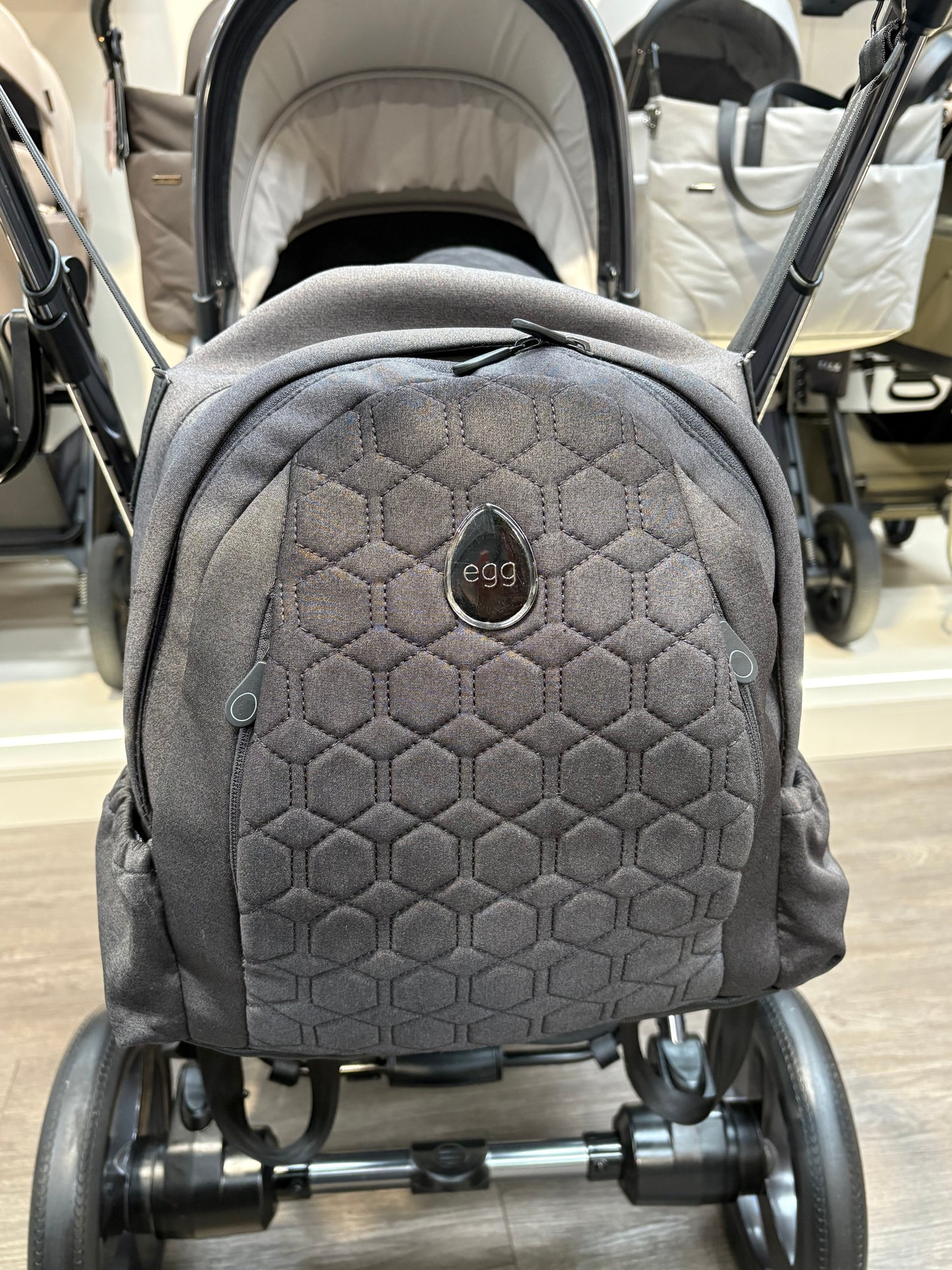 PRE LOVED egg3 Travel System - Carbonite