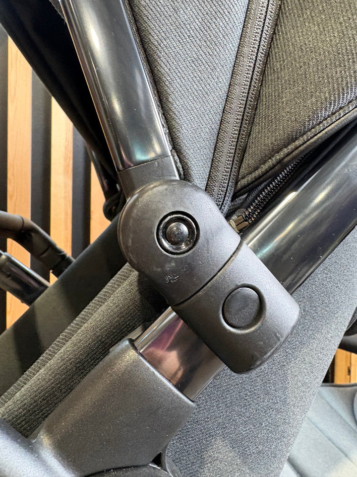 PRE LOVED iCandy Peach 7 Double Pushchair Bundle - Phantom/Dark Grey