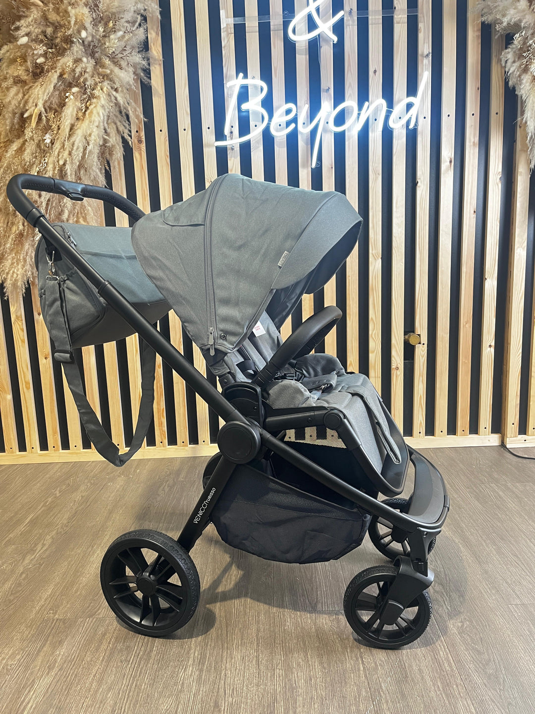 PRE LOVED Venicci Turisso Pram & Pushchair - Rock Grey