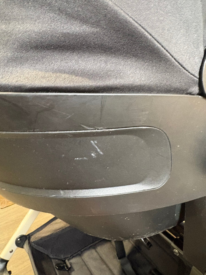 PRE LOVED Venicci Tinum Upline 3in1 Travel System - Stone Beige