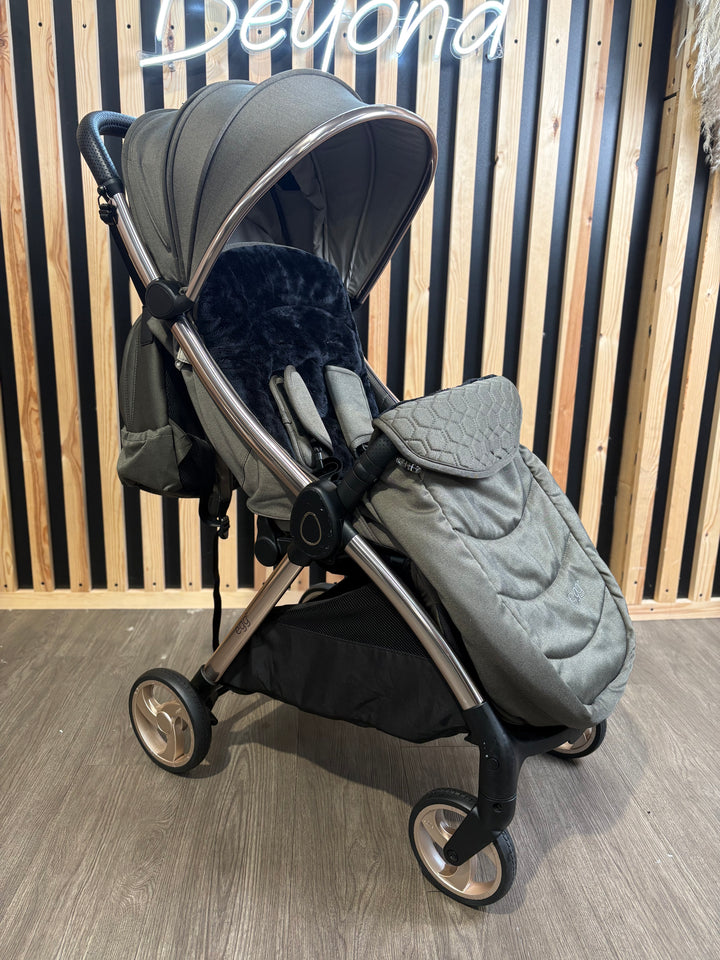 PRE LOVED eggZ Stroller + Accessories - Hunter Green