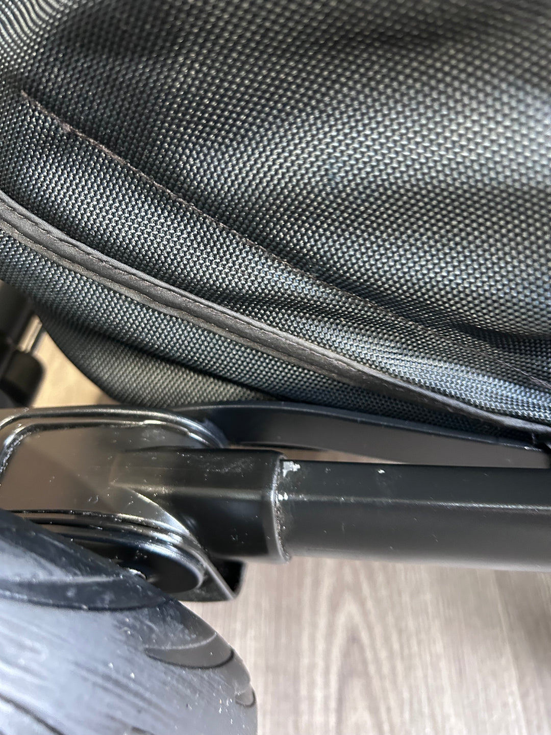 PRE LOVED Nuna Mixx Travel System - Caviar/Granite