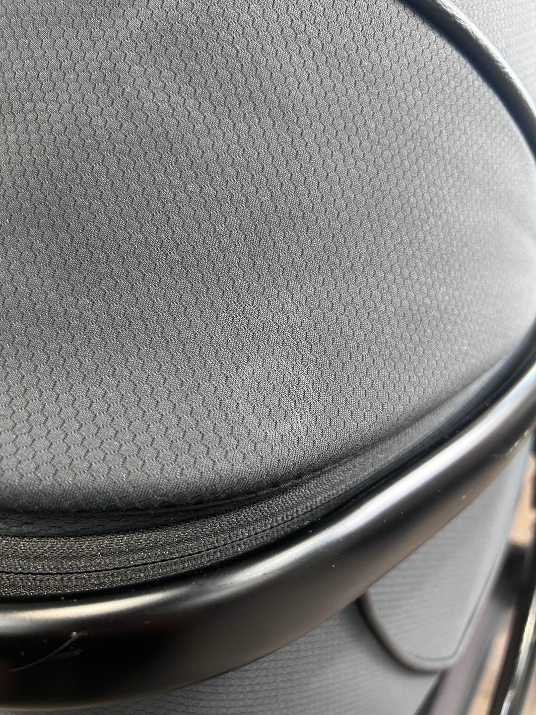 PRE LOVED egg2 Travel System - Just Black