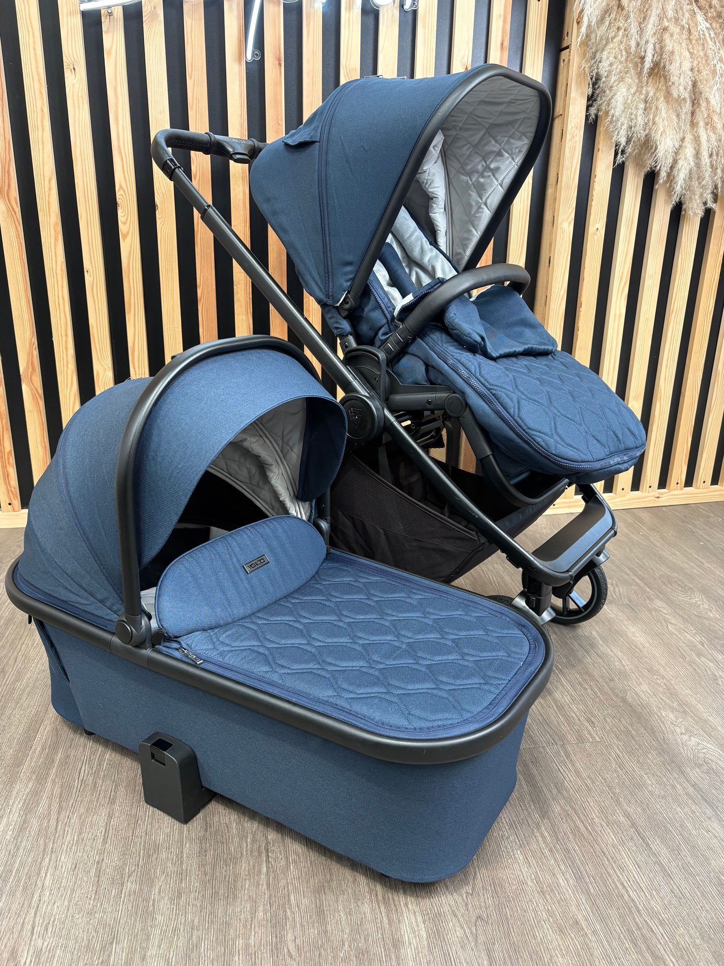 PRE LOVED Venicci Tinum Edge 2-in-1 Travel System - Ocean