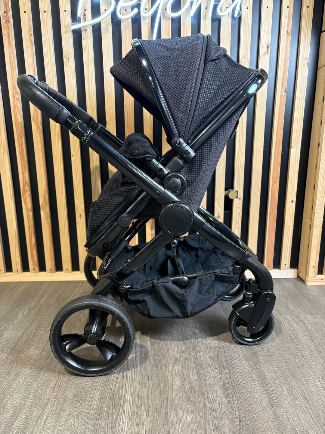 PRE LOVED iCandy Peach 6 Travel System - Cerium