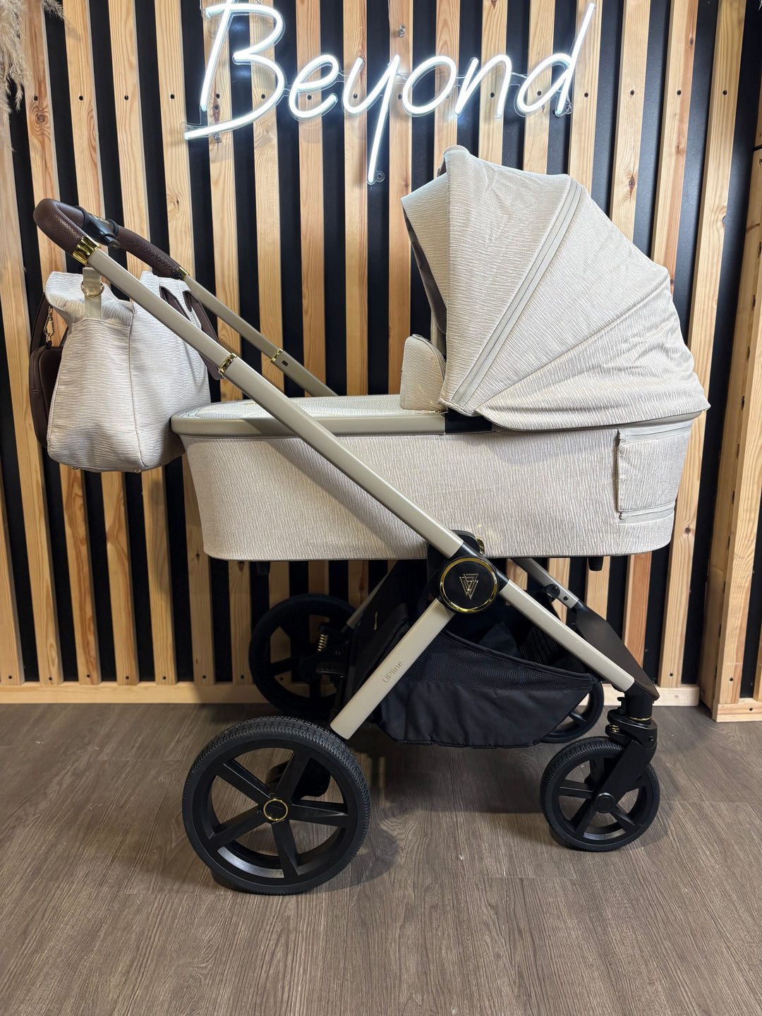 PRE LOVED Venicci Tinum Upline Travel System - Stone Beige