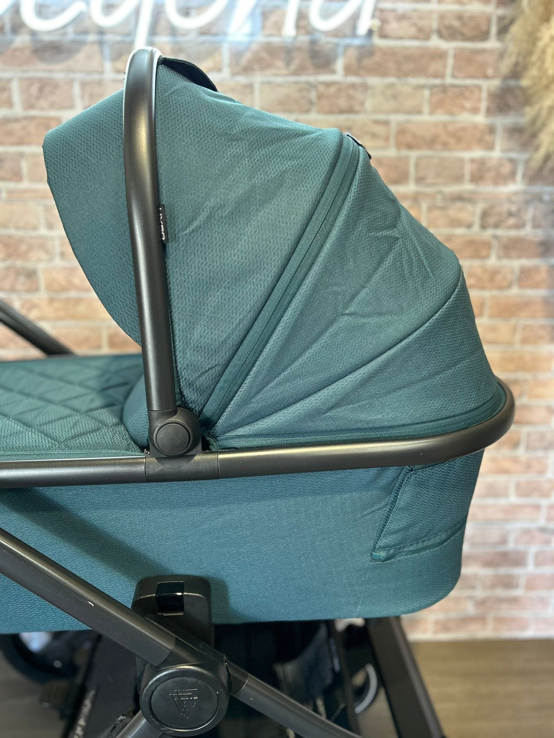 PRE LOVED Venicci Tinum 2.0 3 in 1 Travel System – Teal Bay