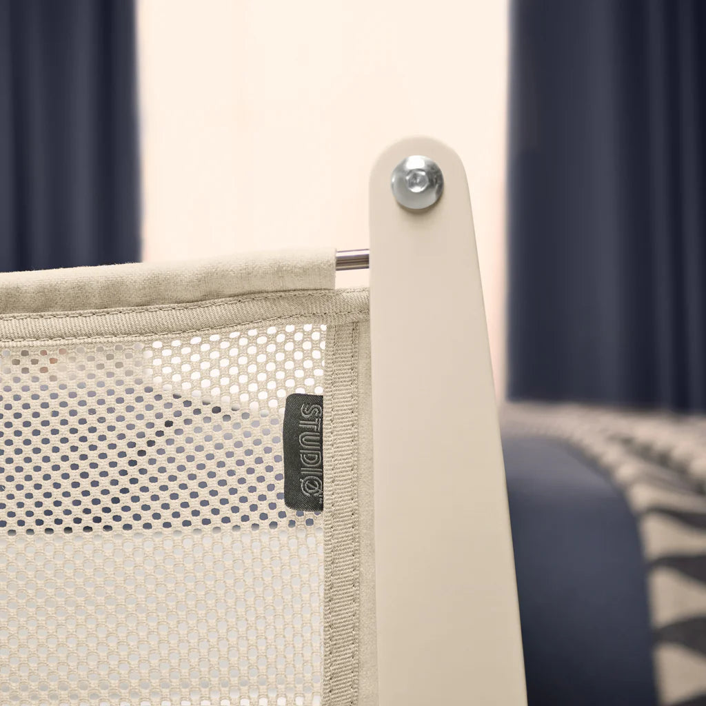 SnuzPod Studio Bedside Crib - Cashmere (Vienna)