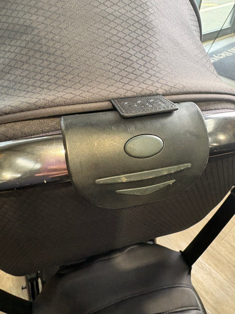 PRE LOVED egg3 Travel System - Celestial