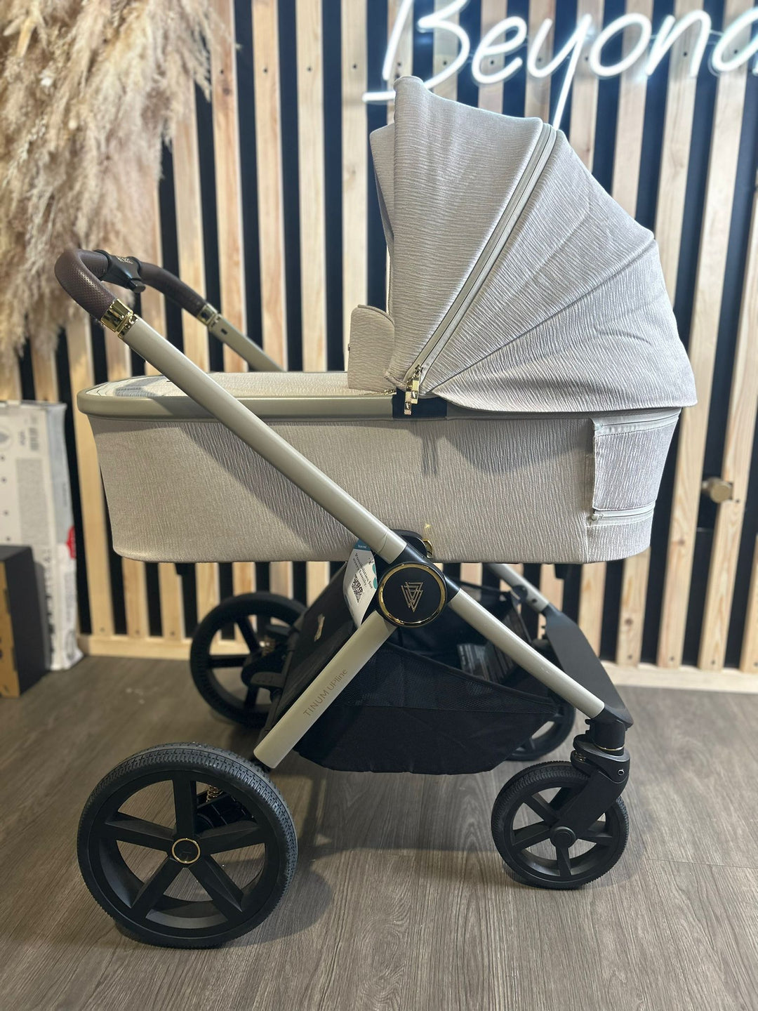 EX DISPLAY Venicci Tinum Upline Travel System - Stone Beige