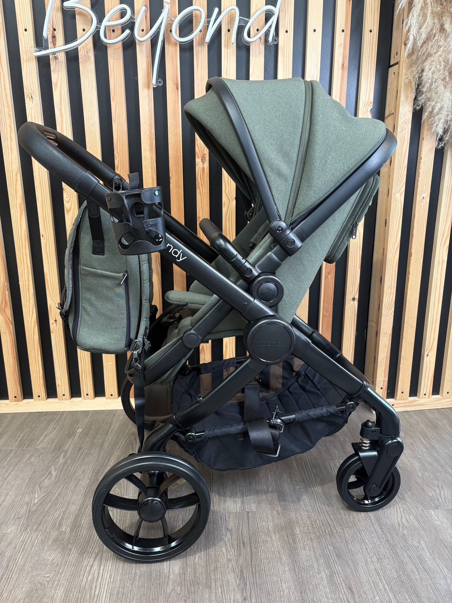 PRE LOVED iCandy Peach 7 Pram, Pushchair + Accessories - Ivy