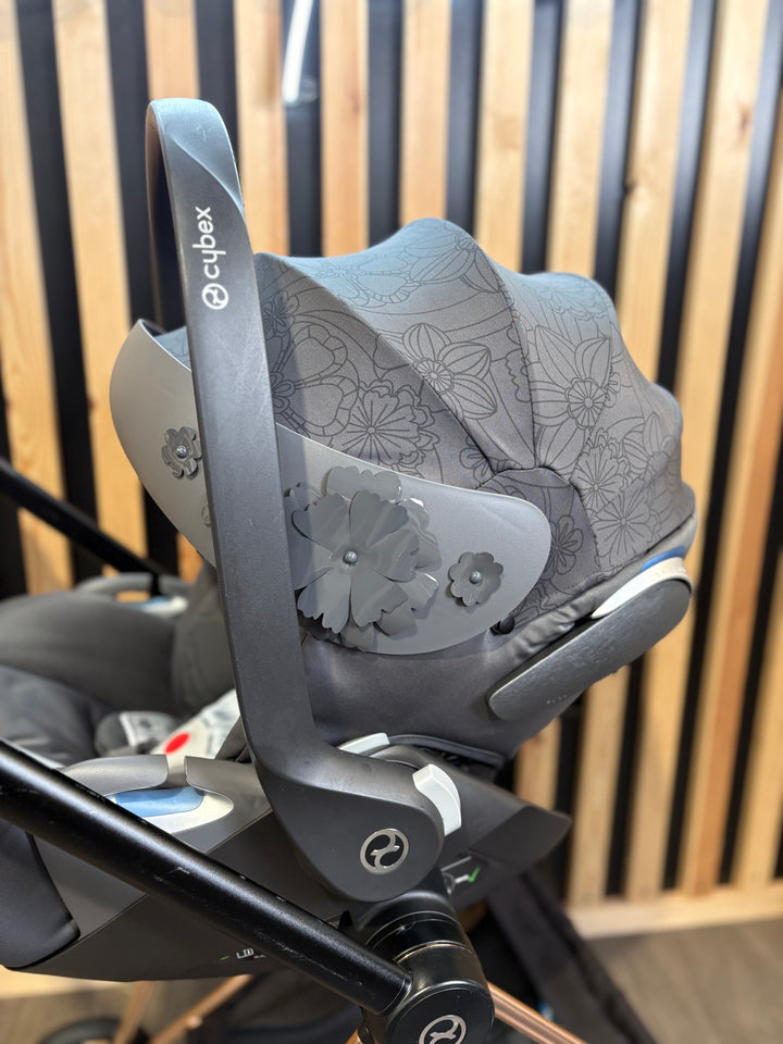 PRE LOVED Cybex Mios Travel System - Simply Flowers Grey