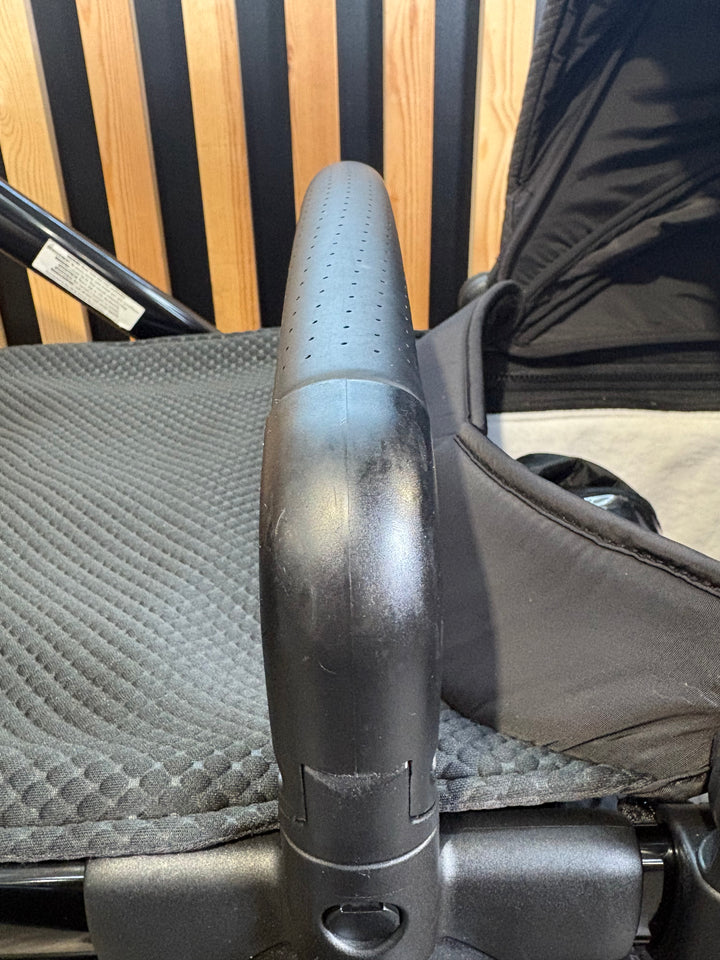 PRE LOVED iCandy Peach 6 Travel System - Cerium